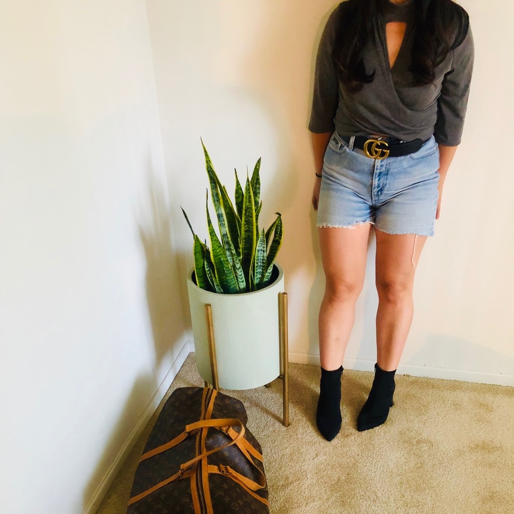 HIGH WAISTED SHORTS